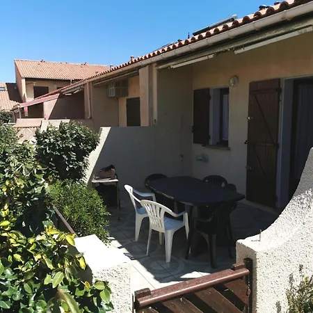 Grande Bleue - 2 Pieces 4 Couchages Port Mae-4454 *
